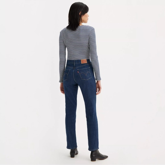 Levi’s Classic Straight Jeans - Picture 2 of 9